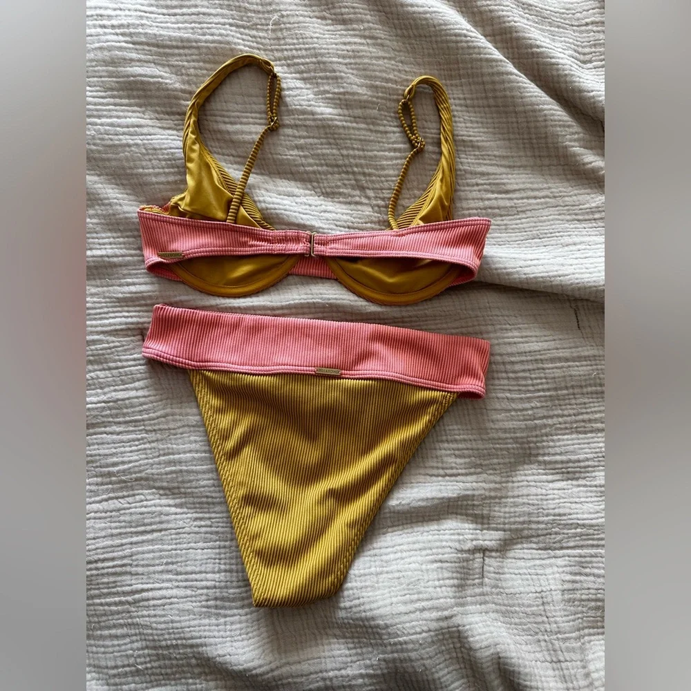 Billabong Hi Life Aruba Bikini - Picture 4 of 6